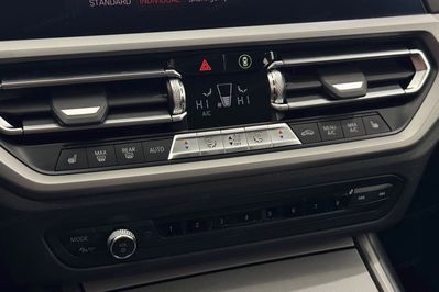 BMW Seria 3 318i Advantage aut