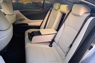 Lexus ES 300h Business Edition