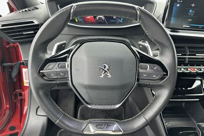 Peugeot 2008 GT 1.2 PureTech EAT8