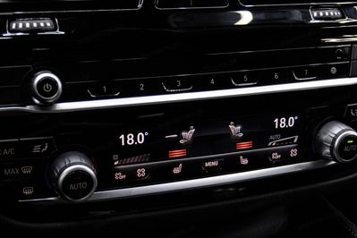 BMW Seria 5 530e xDrive Luxury Line aut