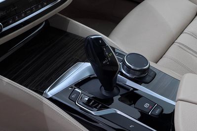 BMW Seria 5 530i xDrive M Sport sport