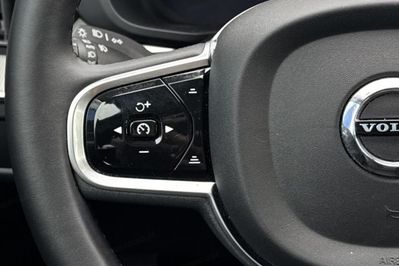 Volvo XC60 B4 B Plus Dark