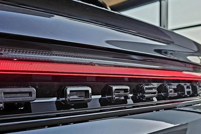 Porsche Cayenne Coupe E-Hybrid Black Edition