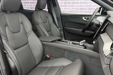 Volvo XC60 T8 Plug-In Hybrid AWD Ultra Black Edition