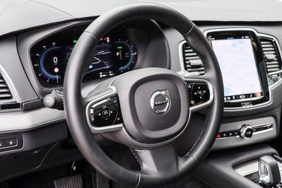 Volvo XC90 T8 AWD Plug-In Hybrid Plus Dark 7os aut