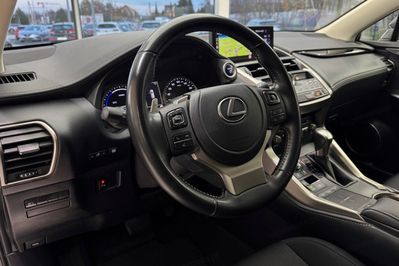 Lexus NX 300h Business Edition AWD