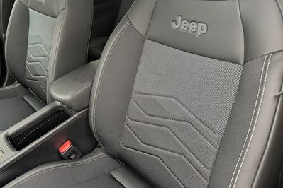 Jeep Avenger Summit 1.2 T3 mHEV FWD eDCT6