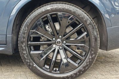 Volvo XC90 B5 AWD Ultra Black Edition