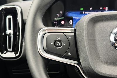 Volvo XC40 B3 Plus Dark