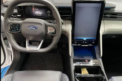 Ford Explorer Premium 77kWh RWD