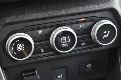 Dacia Jogger Extreme 7-miejsc 1.6 Full Hybrid