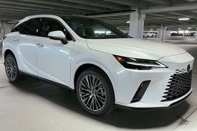 Lexus RX 450h+ Omotenashi 2.5 Hybrid Plug-in
