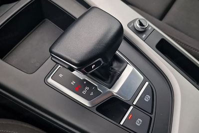 Audi A4 35 TFSI mHEV S Line