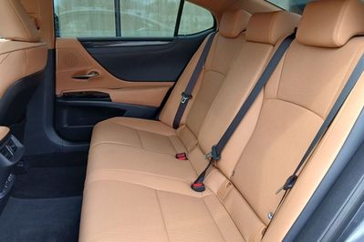 Lexus ES 300h Business Edition