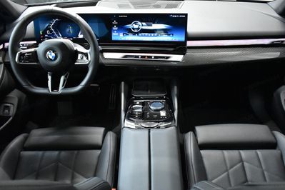 BMW Seria 5 520i mHEV aut