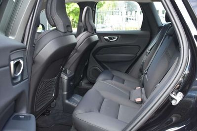 Volvo XC60 B5 AWD Ultra Dark