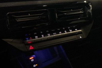 Nissan Micra Evolve 40kWh 2WD AT