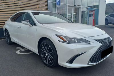 Lexus ES 300h Business Edition 2.5 E-CVT