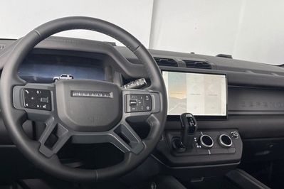Land Rover Defender 90 D250 X-Dynamic SE