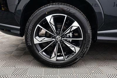 MG HS 1.5T HEV+ Exclusive aut