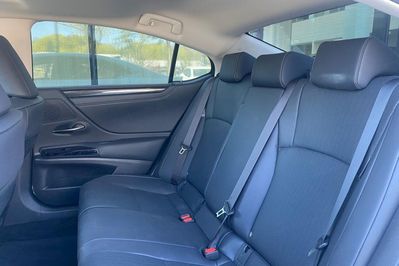 Lexus ES 300h Business Edition