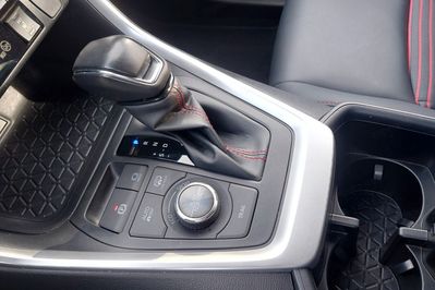 Suzuki Across 2.5 Plug-in Hybrid Elegance 4WD CVT