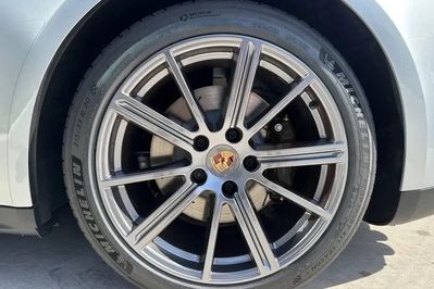 Porsche Panamera 4