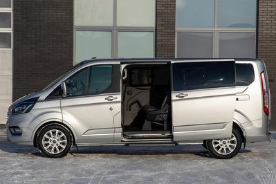 Ford Tourneo Custom L2H1 AT