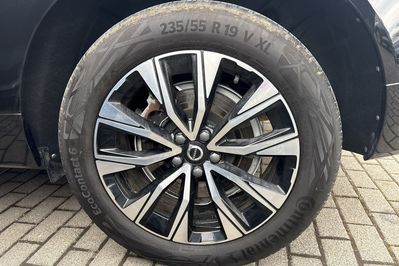 Volvo XC60 B4 B Plus Dark