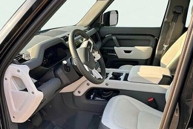 Land Rover Defender 110 D250 X-Dynamic SE