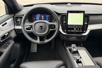 Volvo XC90 T8 AWD Plug-In Hybrid Ultra Black Edition 7os