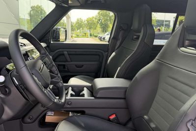 Land Rover Defender 110 P635 V8 Octa