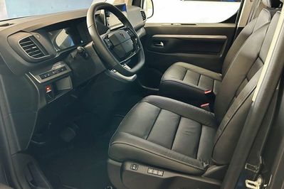 Peugeot Traveller Long L2H1 Business VIP EAT8