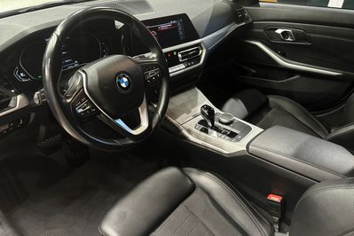 BMW Seria 3 Touring 318d Advantage
