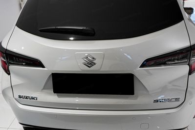 Suzuki Swace Elegance 1.8 Hybrid CVT