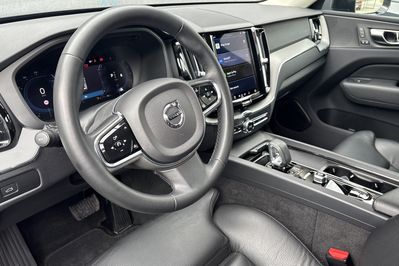 Volvo XC60 B4 B Plus Dark