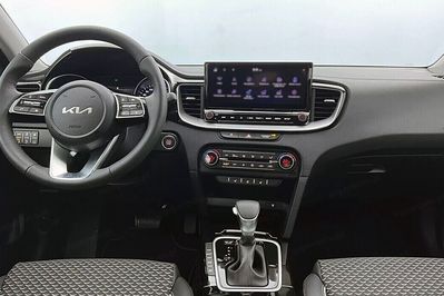 Kia Ceed 1.5 T-GDI Business Line DCT