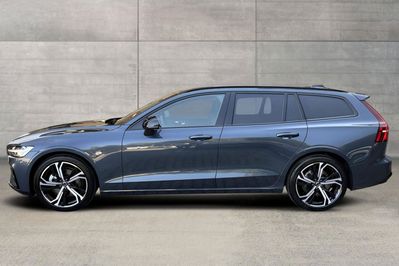 Volvo V60 B4 B Plus Dark