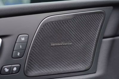 Volvo XC60 T6 Plug-In Hybrid AWD Ultra Dark