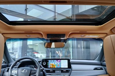 Lexus ES 300h Business Edition