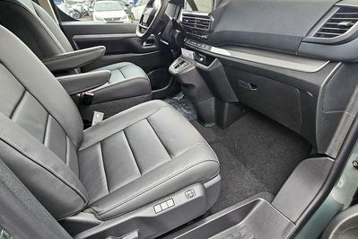 Peugeot Traveller Long L2H1 Business VIP EAT8