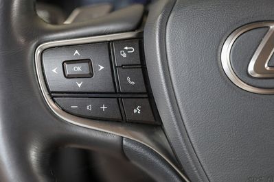 Lexus ES 300h F Sport Design