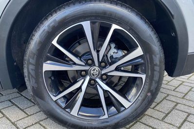 Toyota C-HR Style 2.0 Hybrid Dynamic Force Plug-in