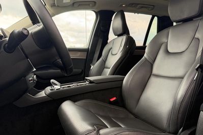 Volvo XC90 T8 AWD Plug-In Hybrid Ultra Dark 7os