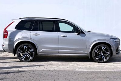 Volvo XC90 T8 AWD Plug-In Hybrid Ultra Dark 7os