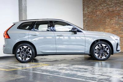 Volvo XC60 B5 AWD Ultra Dark