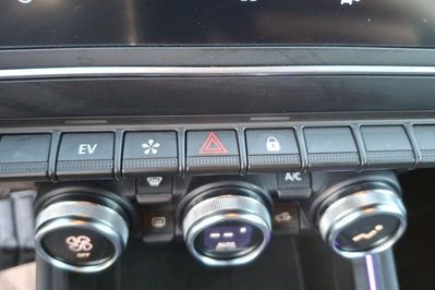 Renault Clio Techno 1.6 E-Tech Hybrid AT