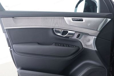 Volvo XC90 T8 AWD Plug-In Hybrid Ultra Dark 7os aut