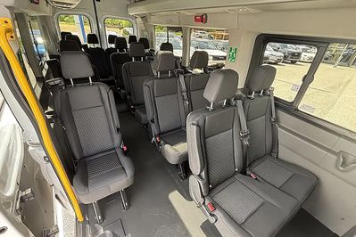 Ford Transit 460 M2 L4H3 RWD Trend Autobus