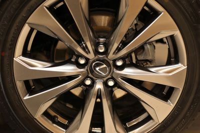 Lexus UX 300h F Sport Design AWD